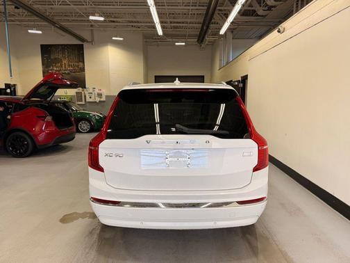 2023 Volvo XC90 Recharge Plug-In Hybrid T8 Plus Bright Theme 7-Seater