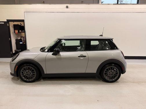 2025 MINI Hardtop Cooper