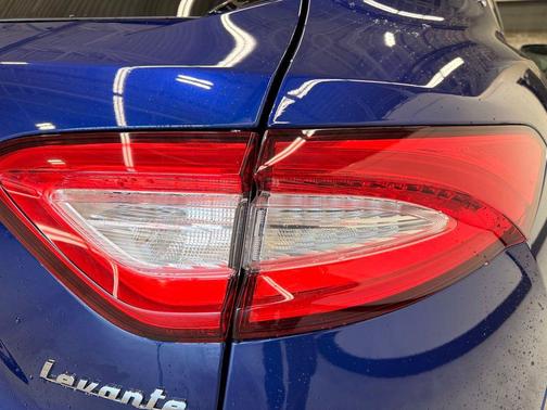 Mica 2020 Maserati Levante Base