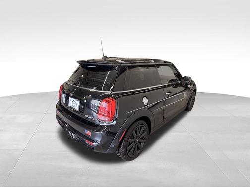 Midnight Black Metallic 2021 MINI Hardtop