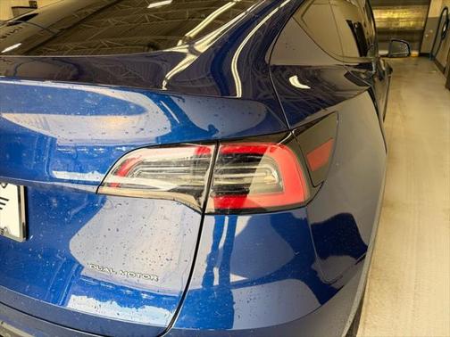 2022 Tesla Model Y Long Range Dual Motor All-Wheel Drive