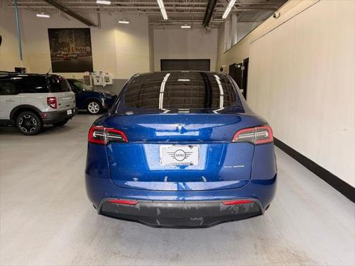 2022 Tesla Model Y Long Range Dual Motor All-Wheel Drive