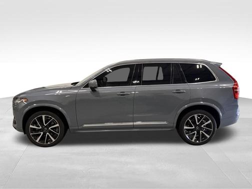 Gray Metallic 2023 Volvo XC90 B6 Plus 7-Seater