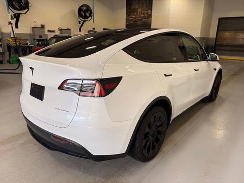 2024 Tesla Model Y Long Range Dual Motor All-Wheel Drive