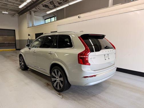2022 Volvo XC90 T6 Inscription