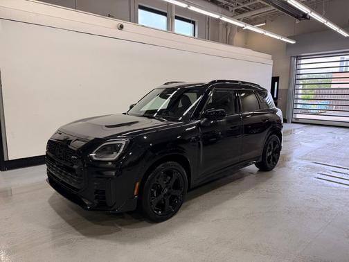 Midnight Black Metallic 2027 MINI Countryman