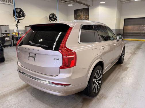 2024 Volvo XC90 B6 Plus Bright Theme 7-Seater