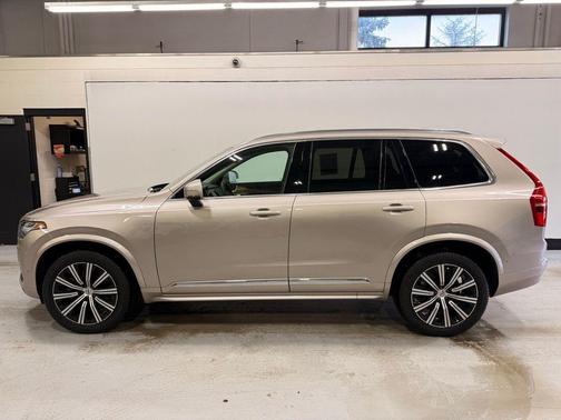 2024 Volvo XC90 B6 Plus Bright Theme 7-Seater