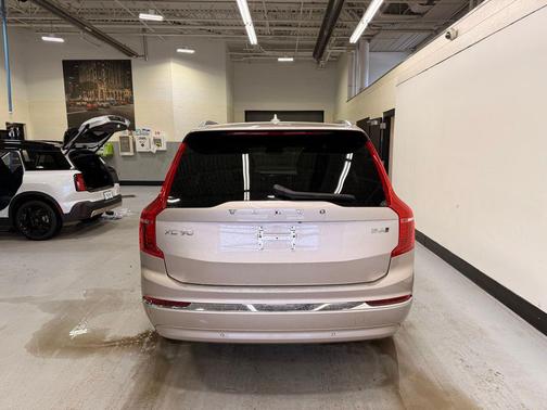 2024 Volvo XC90 B6 Plus Bright Theme 7-Seater