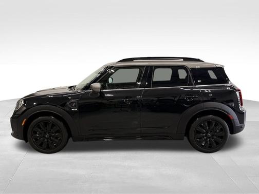 Midnight Black 2024 MINI Countryman Iconic