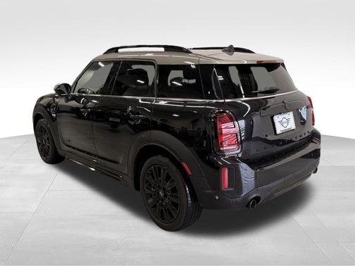 Midnight Black 2024 MINI Countryman Iconic