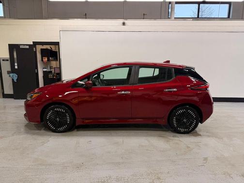 2023 Nissan Leaf SV PLUS 60 kWh