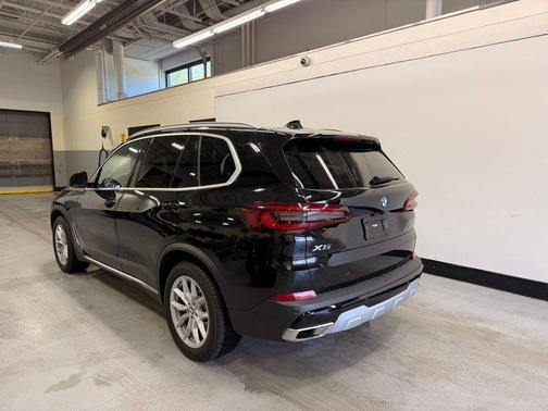 Jet Black 2022 BMW X5 xDrive40i