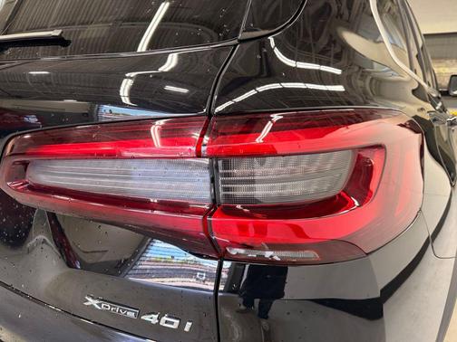 Jet Black 2022 BMW X5 xDrive40i