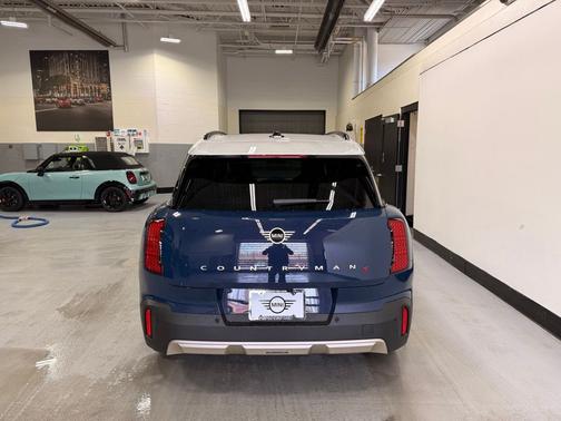 Indigo Sunset Blue Metallic 2026 MINI Countryman