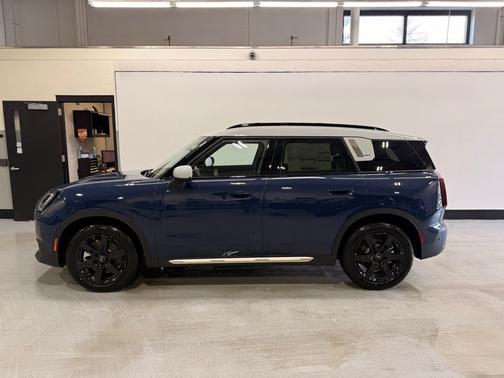 Indigo Sunset Blue Metallic 2026 MINI Countryman