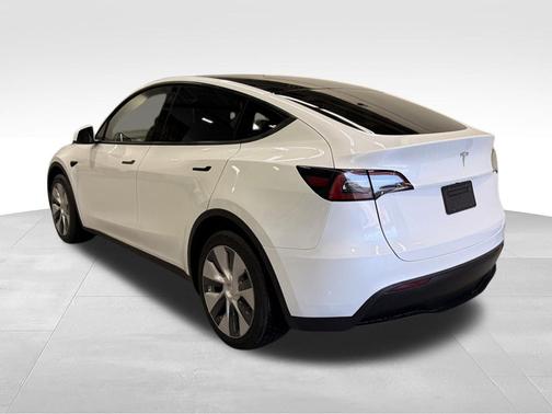 White 2023 Tesla Model Y Long Range