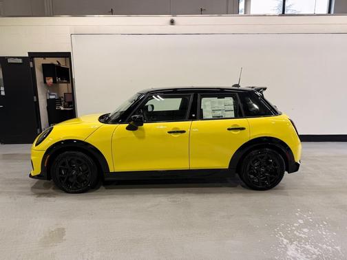 Sunny Side Yellow 2026 MINI Hardtop