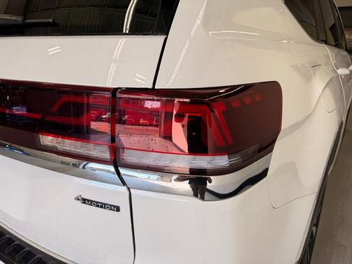2024 Volkswagen Atlas 2.0T SEL Premium R-Line 4MOTION