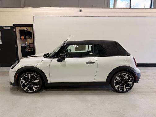 Nanuq White Metallic 2026 MINI Convertible