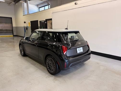 Midnight Black II Metallic 2026 MINI Hardtop