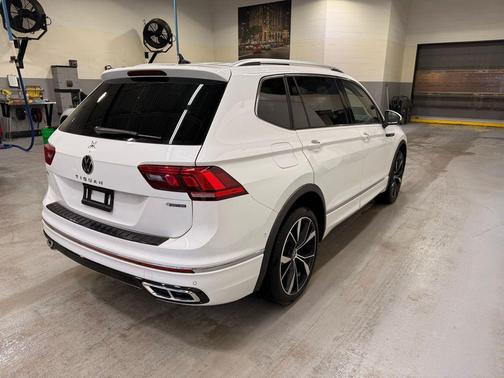 2024 Volkswagen Tiguan 2.0T SEL R-Line 4MOTION