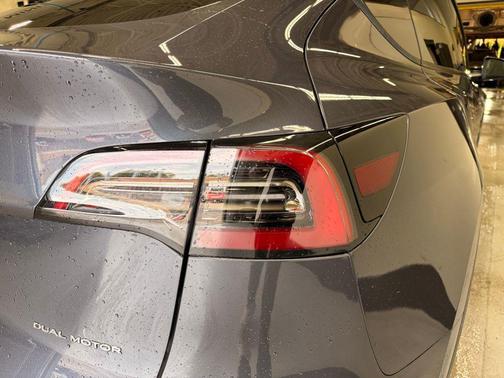 2022 Tesla Model Y Long Range Dual Motor All-Wheel Drive