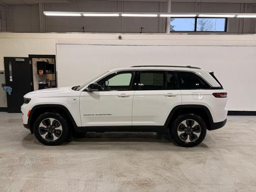 2022 Jeep Grand Cherokee 4xe Base
