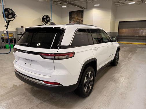 2022 Jeep Grand Cherokee 4xe Base