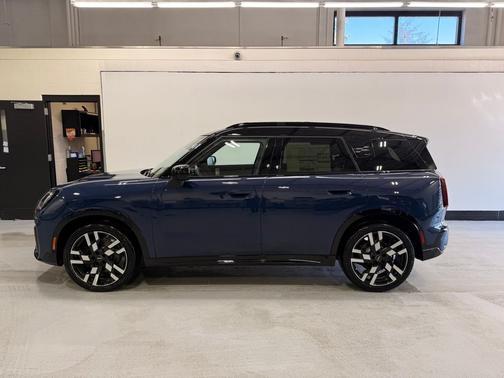 Indigo Sunset Blue Metallic 2026 MINI Countryman