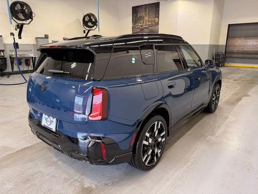 Indigo Sunset Blue Metallic 2026 MINI Countryman