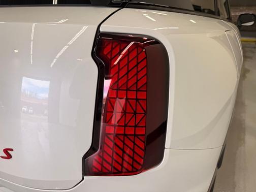 Nanuq White Metallic 2026 MINI Countryman