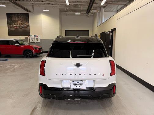 Nanuq White Metallic 2026 MINI Countryman