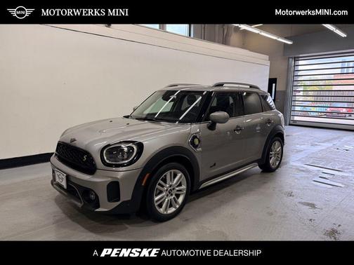 Silver 2023 MINI SE Countryman Cooper
