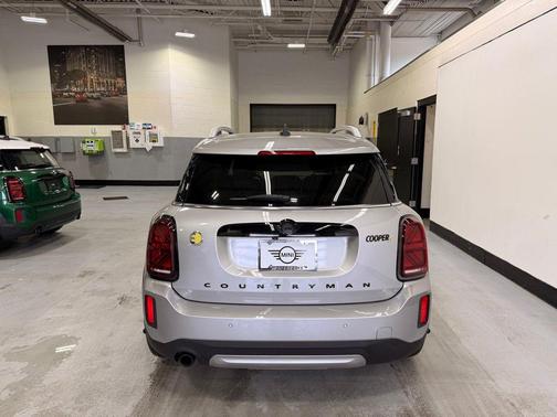 Silver 2023 MINI SE Countryman Cooper