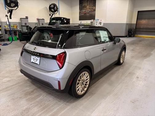 Melting Silver III Metallic 2026 MINI Hardtop