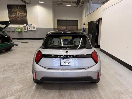 Melting Silver III Metallic 2026 MINI Hardtop