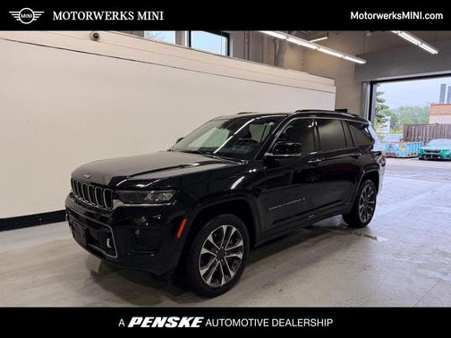 Diamond Black Crystal Pearlcoat 2021 Jeep Grand Cherokee L Overland