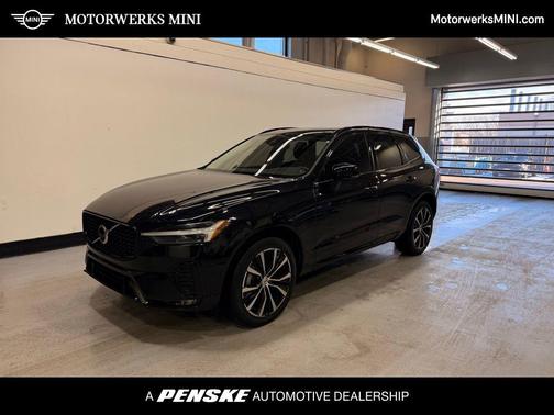 2023 Volvo XC60 B5 Plus Dark Theme