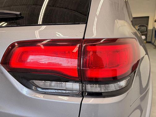 Billet Silver Metallic Clearcoat 2018 Jeep Grand Cherokee Altitude