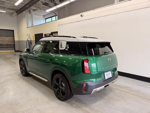 British Racing Green Met 2027 MINI Countryman Cooper S ALL4