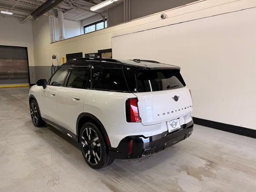 Nanuq White Metallic 2026 MINI Countryman Cooper S ALL4