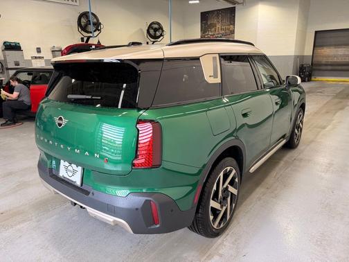 British Racing Green Met 2027 MINI Countryman Cooper S ALL4