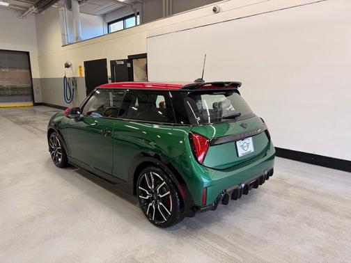 British Racing Green IV Metallic 2026 MINI Hardtop