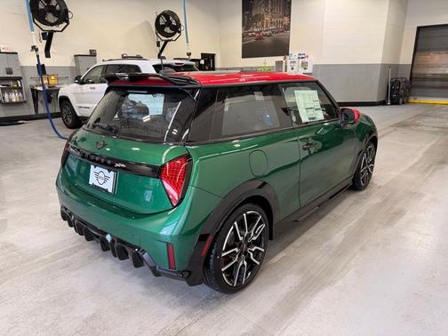 British Racing Green IV Metallic 2026 MINI Hardtop