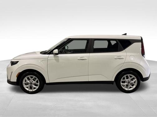 Snow White Pearl 2025 Kia Soul LX