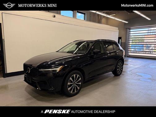 Onyx Black Metallic 2023 Volvo XC60 B5 Plus Dark Theme