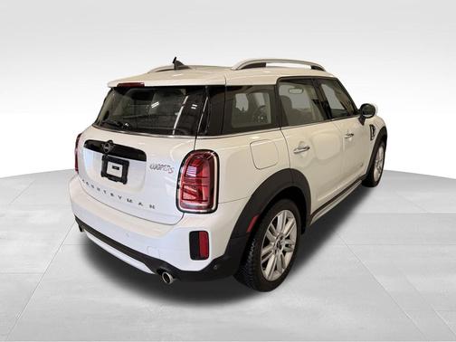 White Metallic 2024 MINI Countryman Signature