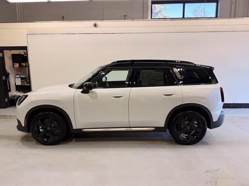 Nanuq White Metallic 2027 MINI Countryman Cooper S ALL4