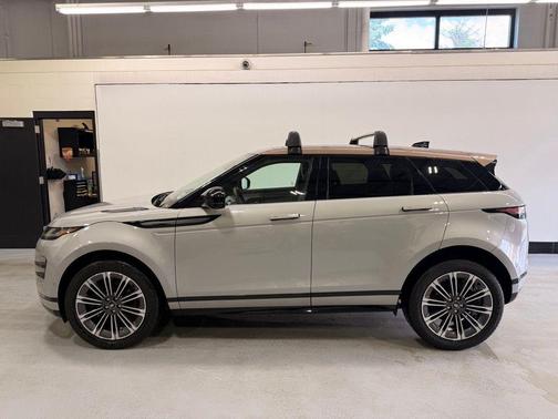 Seoul Pearl Silver Metallic 2026 Land Rover Range Rover Evoque Dynamic SE